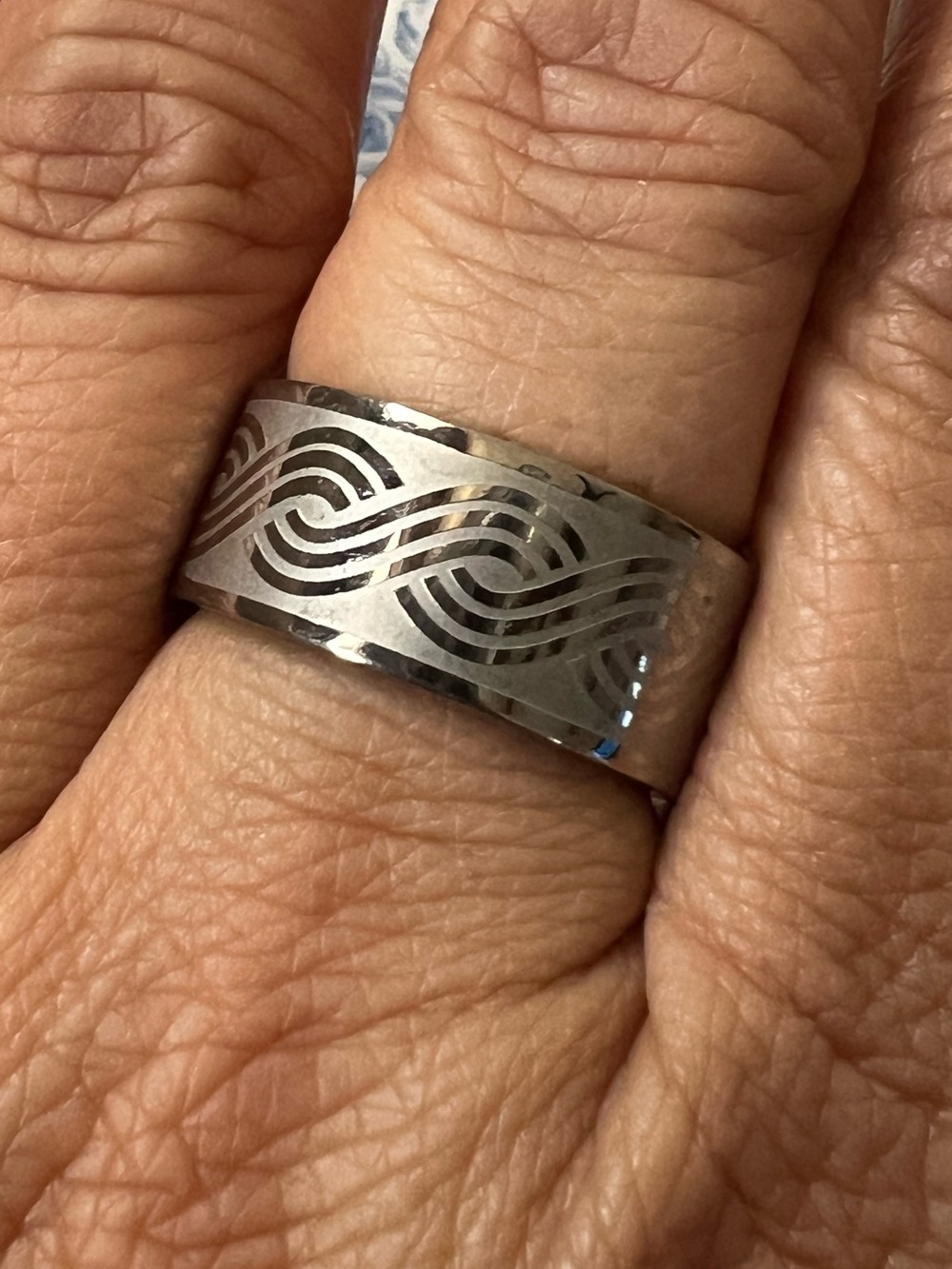 Mens Ring Size 10 Stainless Steel Wave Engraved Pattern Band #1014